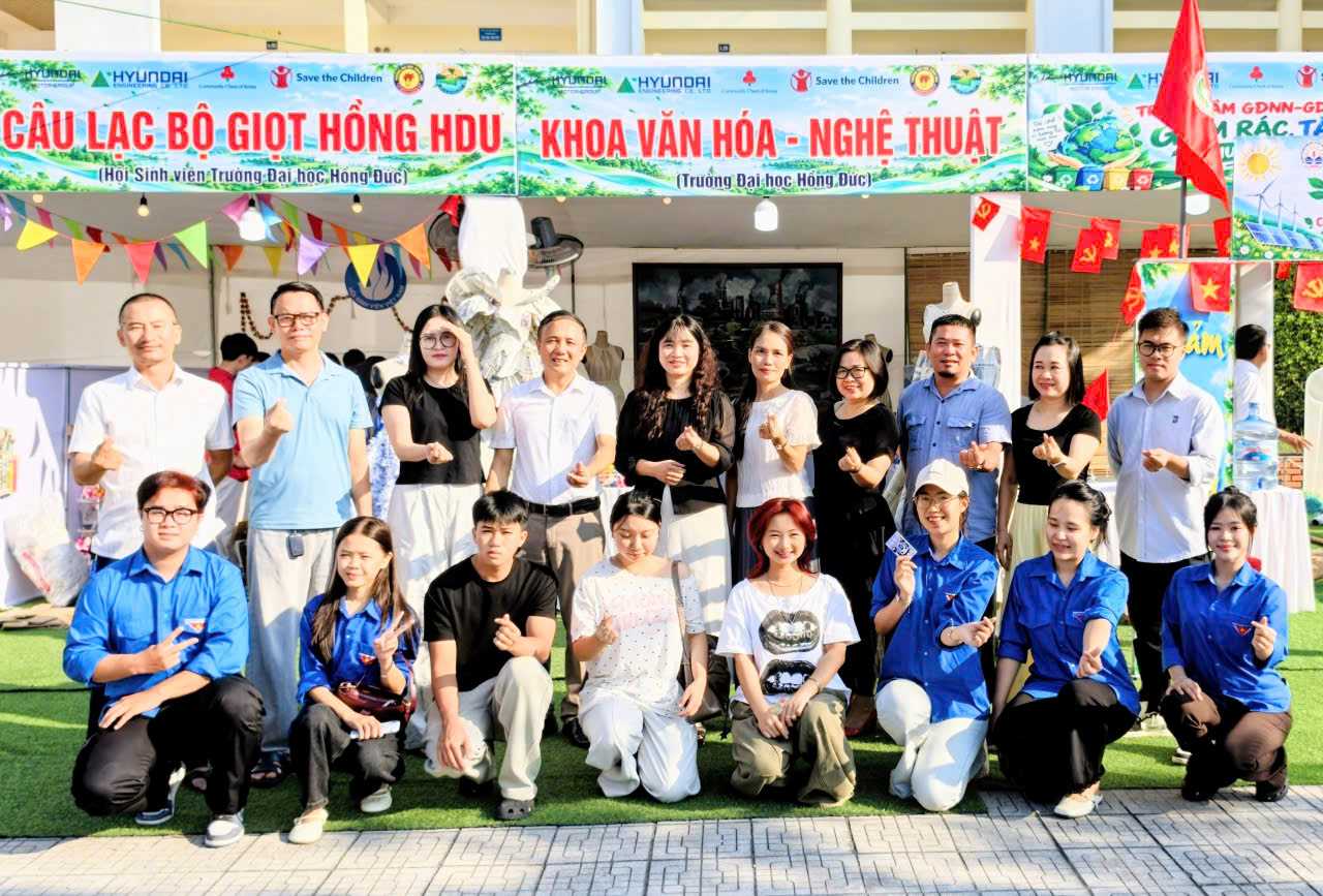 Khoa Văn hóa - Nghệ thuật tham gia cuộc thi triển lãm sản phẩm chiến dịch truyền thông với chủ đề "Hành trình xanh- kết nối tương lại"  